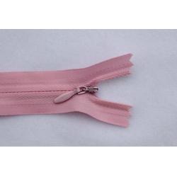 東莞市凱豐拉鏈 專業定做3號隱形拉鏈，品質與服務的完美結合